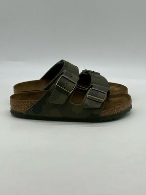 Birkenstock Arizona Desert Soil Camo Sandals. Size 6
